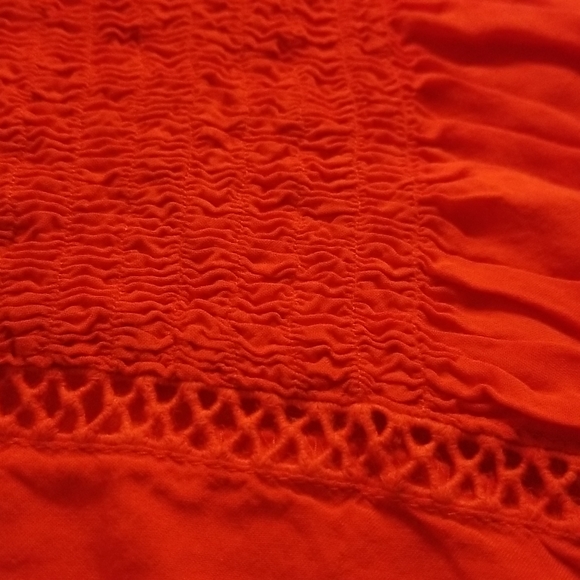 Express Woman's Top - Picture 3 of 8